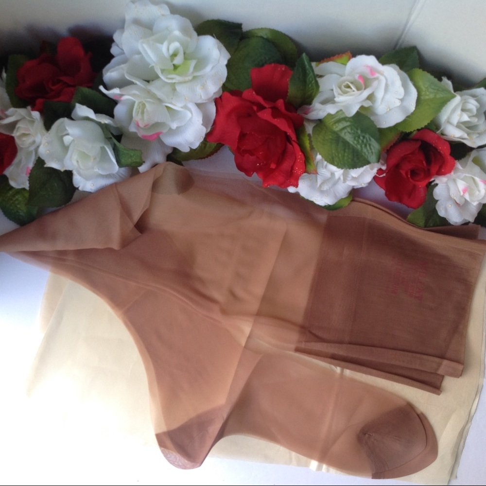 Millay 2 pair VTG Nylon Thigh Hi Hosiery Stocking